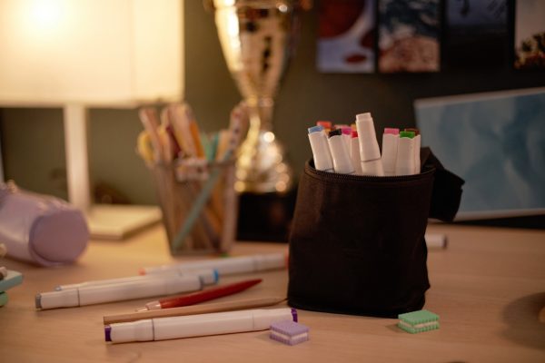 collection-of-colorful-markers-in-container-on-des-2025-03-24-21-17-16-utc (1)